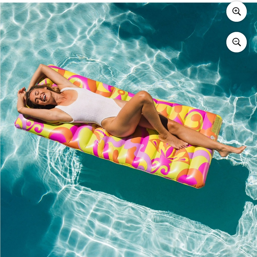 Funboy float - Vibrant Multicolor Pool Float